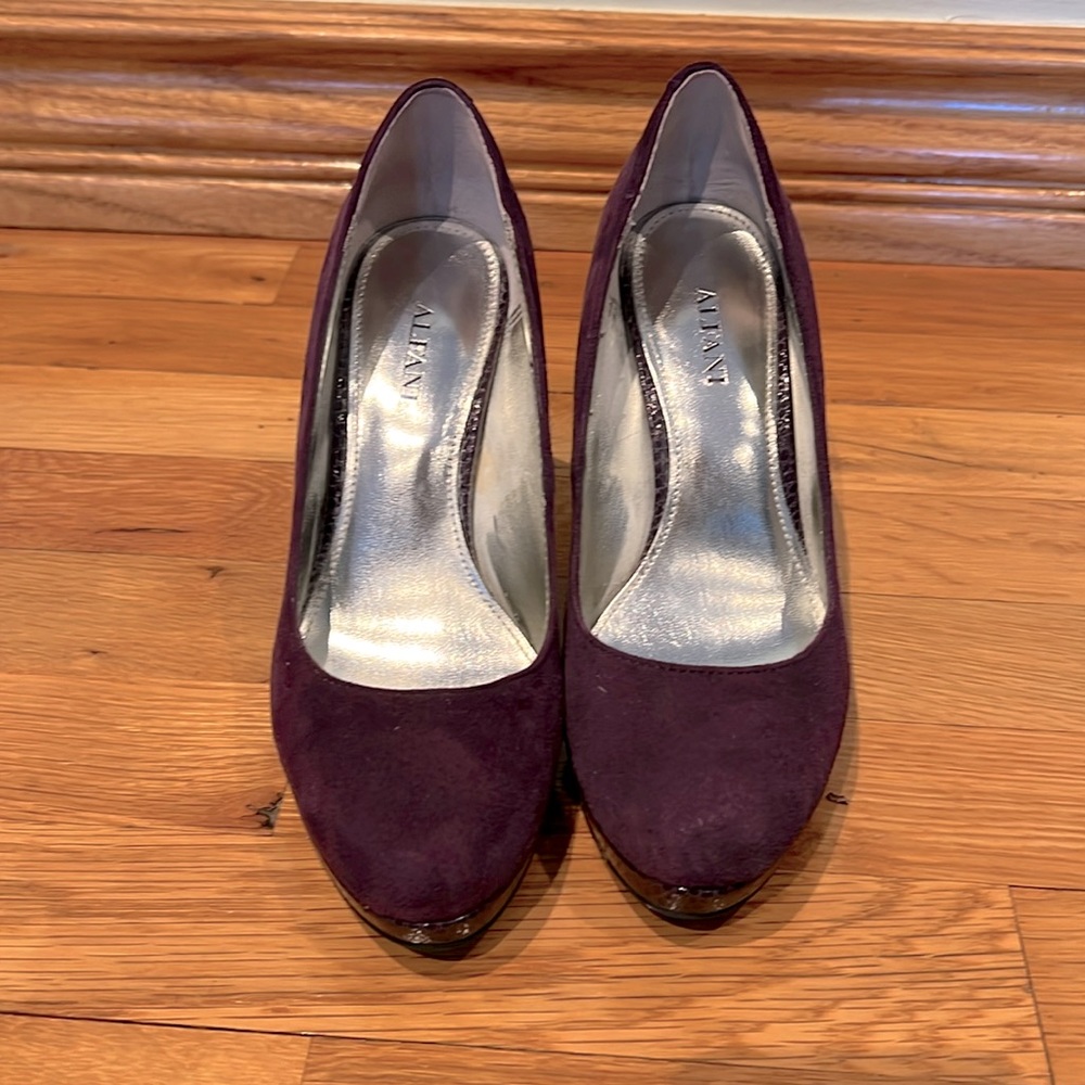 Purple Alfani suede and leather pumps